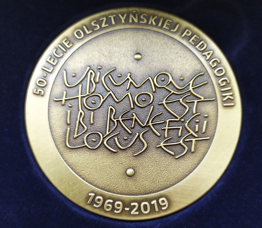 Medale dla prof. Kwiecińskiego i prof. Petrykowskiego zdjęcie