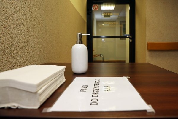 Kanclerz o pracy administracji (zarządzenie z 24 marca) zdjęcie