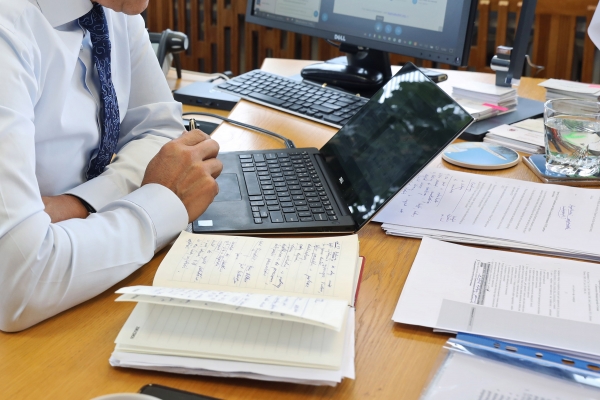 Kanclerz o pracy administracji (zarządzenie z 29 kwietnia) zdjęcie