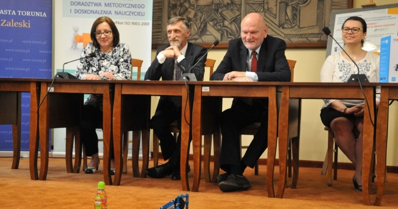 Sprzęt dla szkół zdjęcie