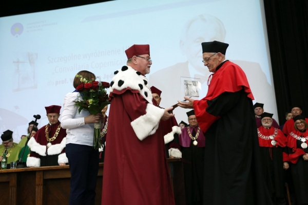 Profesor Jędrzejczyk wyróżniony "Convallaria Copernicana" zdjęcie