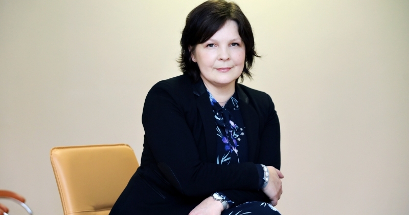 Pani dyrektor od wsparcia i rozwoju zdjęcie