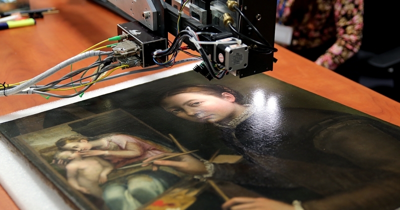 Autoportret z tomografem Zdjęcie ilustracyjne