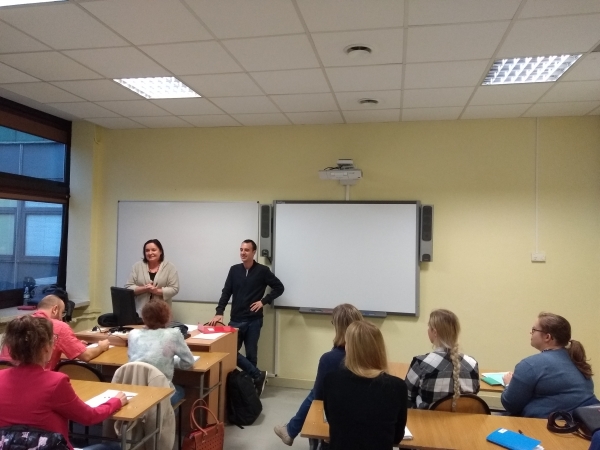 Hiszpański językiem ludzi szczęśliwych zdjęcie