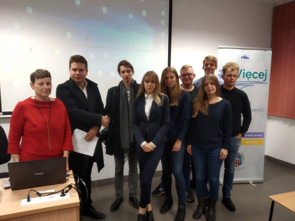 Language workshops held by Foreign Languages Centre Teaching Staff within the project Jeszcze # Więcej, run by the Toruń European Law Students’ Association zdjęcie