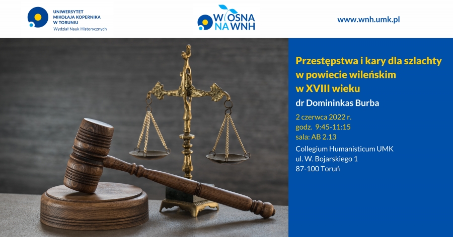 Drewniany młotek sędziowski i waga szalkowa
