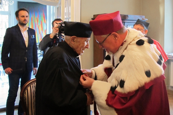 Prof. Stefan Gierowski doktorem honoris causa UMK zdjęcie