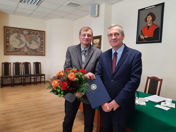 PODZIĘKOWANIA DLA DRA MIECZYSŁAWA KLUBY Zdjęcie ilustracyjne