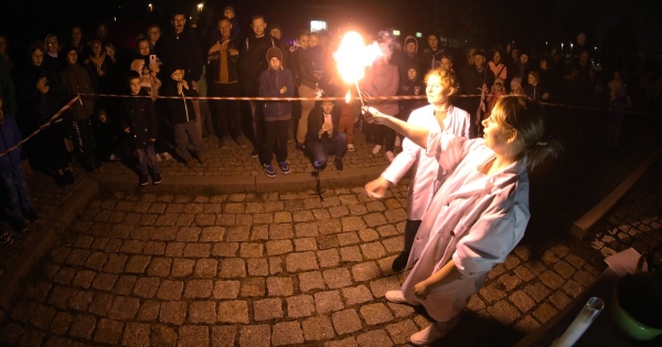 Nocna pełnia nauki - ICNT na Toruńskiej Nocy Naukowców Zdjęcie ilustracyjne