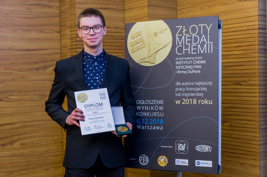 Złoty Medal Chemii dla Huberta Jóźwiaka zdjęcie