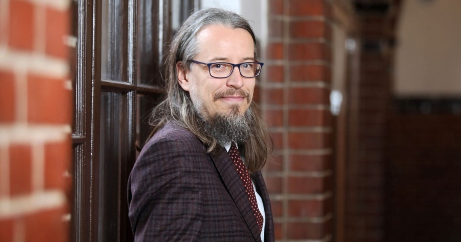 Dr hab. Adam Kola, prof. UMK z Wydziału Humanistycznego fot.Andrzej Romański Prof. Adam Kola w Collegium Maius
