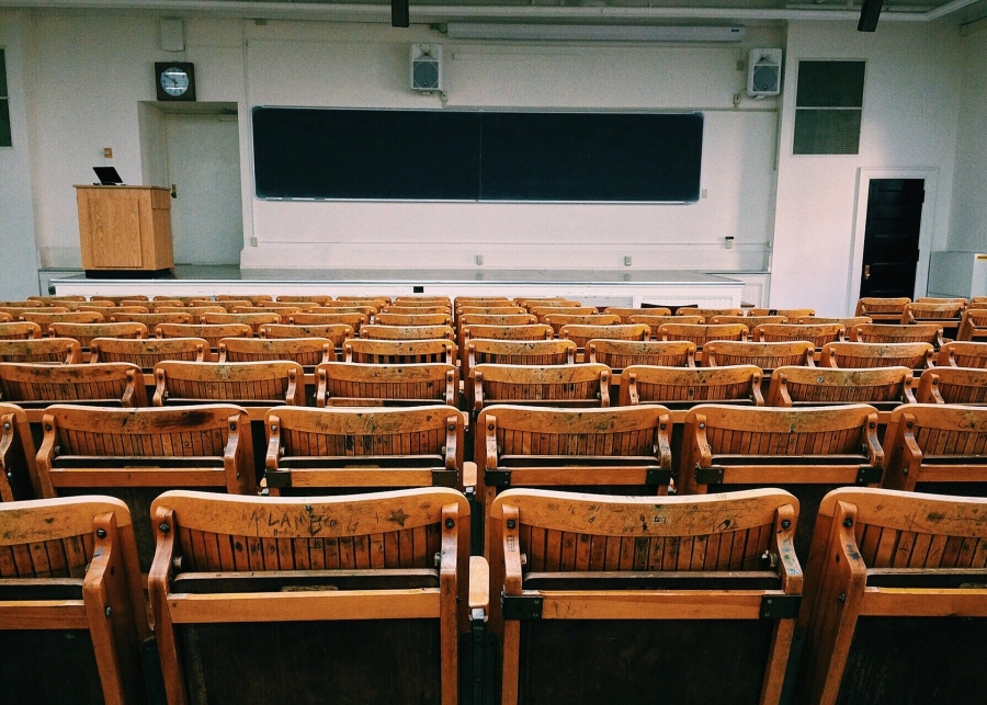 obrazek: fot.pixabay sala wykładowa