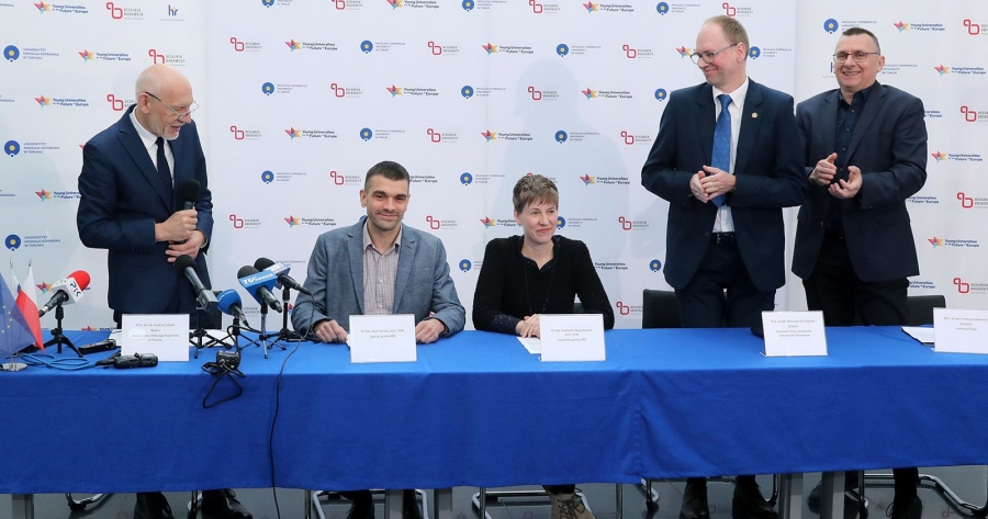 The awarded researchers will be able to use the ERC funds to cover all necessary expenses, including salaries for team members, research, apparatus, reagents, travel, publications, conference fees and other contracts photo:Andrzej Romański Zdjęcie ilustracyjne