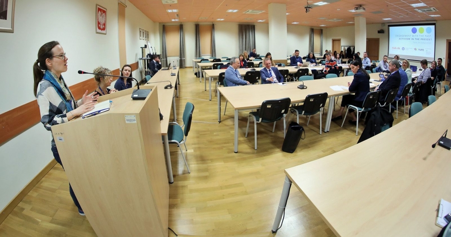 obrazek: Dr. Nadine Rossol of the University of Essex emphasized not only the scientific, but also the integrative value of the event photo:Andrzej Romański Dr. Nadine Rossol of the University of Essex