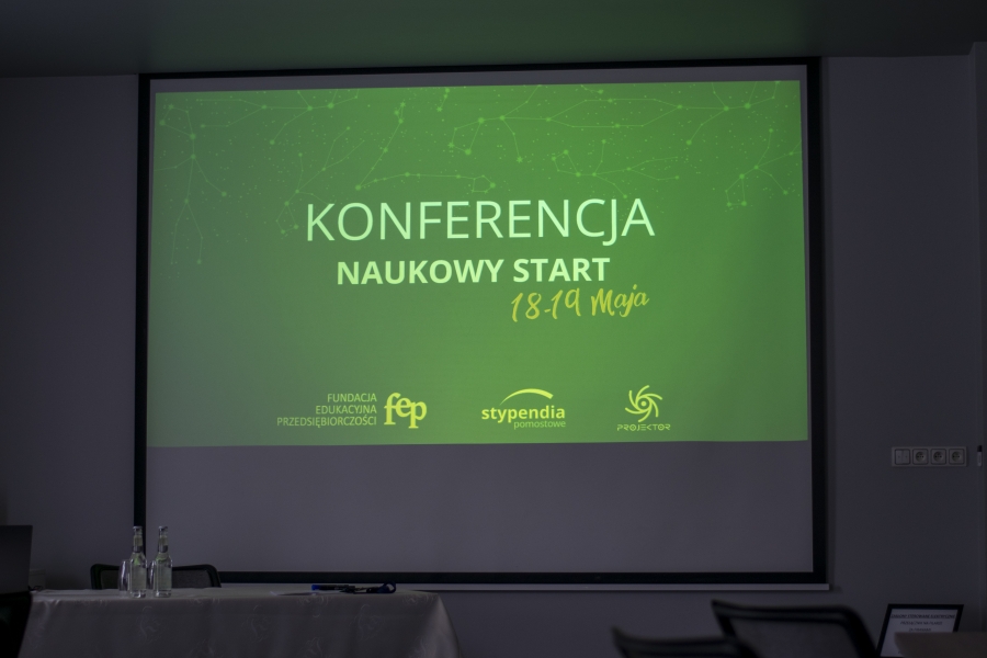Wystąpienia studentek INP na Konferencji Stypendystów Pomostowych i Wolontariuszy NAUKOWY START zdjęcie