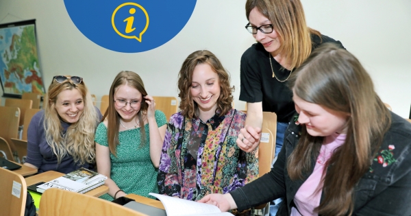 Informacje dla studentów, którzy 1 października 2023 roku rozpoczynają I rok studiów. Zdjęcie ilustracyjne