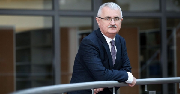 W Radzie Naukowej Zakładu Narodowego im. Ossolińskich we Wrocławiu