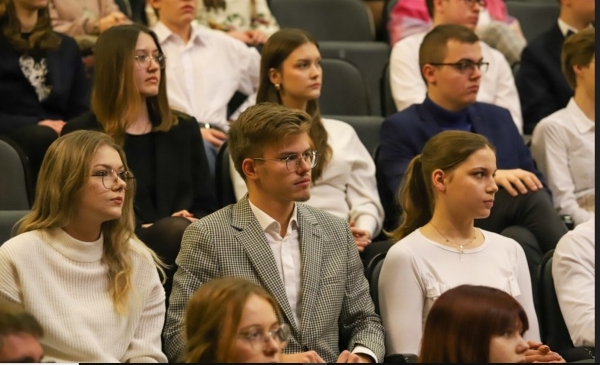 Stypendia Premiera oraz MEiN