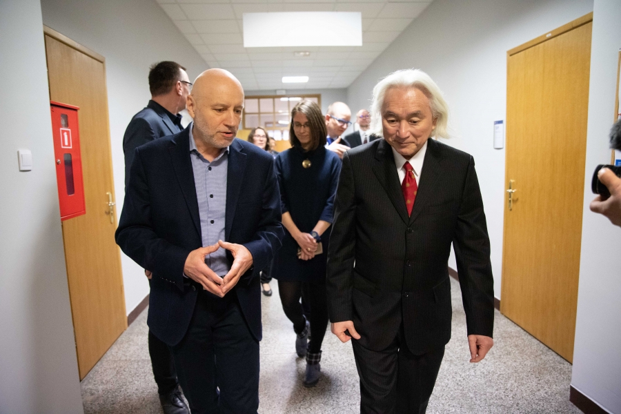 Prof. Michio Kaku i prof. Włodzimierz Jaskólski, Dziekan WFAiIS fot.nadesłana przez fundację PFN Zdjęcie ilustracyjne