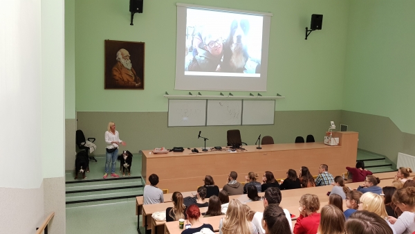 Spotkanie z "kynoterapeutką" zdjęcie