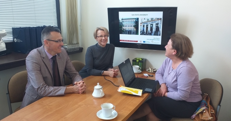 obrazek wiadomości: Prof. Maia Rogava, director of the Centre for Academic Writing, our guest at the Language Centre obrazek wiadomości: Prof. Maia Rogava, director of the Centre for Academic Writing, our guest at the Language Centre