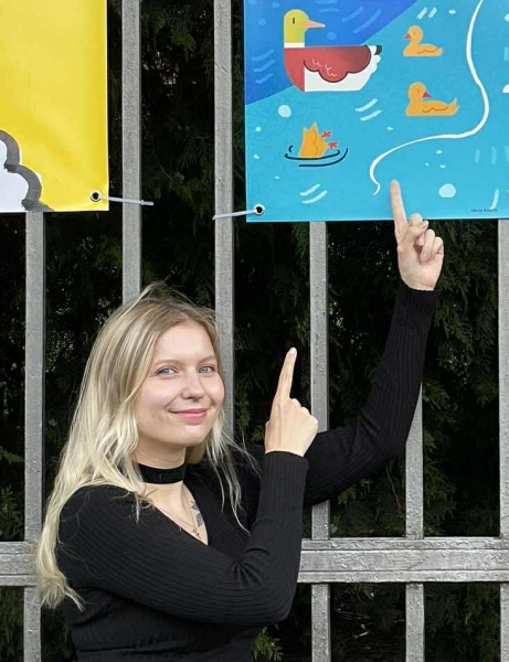 WIELKI SUKCES STUDENTEK Z PROJEKTOWANIA GRAFICZNEGO Zdjęcie ilustracyjne