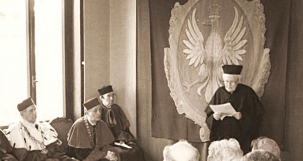 JULIUSZ RACZKOWSKI ZE STYPENDIUM OD POLSKIEJ AKADEMII UMIEJĘTNOŚCI Zdjęcie ilustracyjne