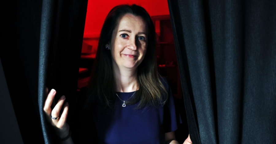 Dr inż. Natalia Pawlak z Katedry Fizyki Stosowanej na Wydziale Fizyki, Astronomii i Informatyki Stosowanej UMK fot.fot. Andrzej Romański Portret dr inż. Natalii Pawlak z Katedry Fizyki Stosowanej na Wydziale Fizyki, Astronomii i Informatyki Stosowanej UMK