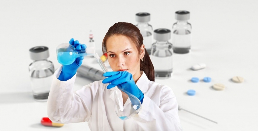 fot.pixabay Naukowiec w laboratorium