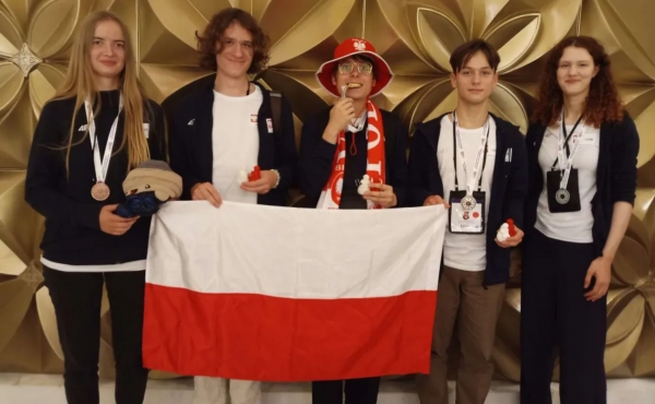Międzynarodowa Olimpiada Astronomii i Astrofizyki - SREBRNY MEDAL