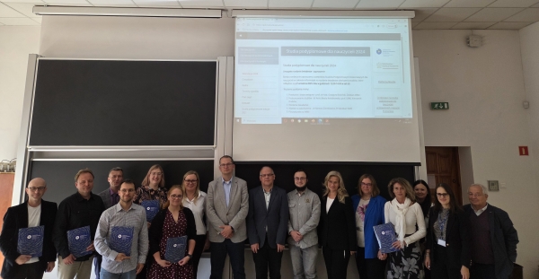 Zakończenie II edycji Studiów doskonalących dla nauczycieli informatyki Zdjęcie ilustracyjne