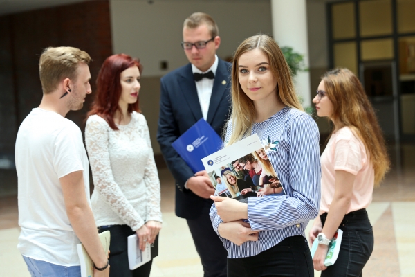 Zapraszamy na studia zdjęcie