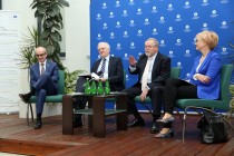 Spotkanie z wicepremierem Gowinem nt spółek spin-off UMK (13.03.2017, Interdycyplinarne Centrum Nowoczesnych Technologii)) [fot. Andrzej Romański]
