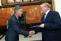 Nominacje i pożegnania - uroczystość w Collegium Maximum UMK (28.09.2017) [fot. Andrzej Romański]