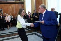 Uroczyste wręczenie nagród za stypendia naukowe i osiągnięcia (Collegium Maximum UMK, 29.09.2017) [fot. Andrzej Romański]