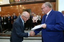 Uroczyste wręczenie nagród za stypendia naukowe i osiągnięcia (Collegium Maximum UMK, 29.09.2017) [fot. Andrzej Romański]