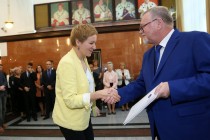 Uroczyste wręczenie nagród za stypendia naukowe i osiągnięcia (Collegium Maximum UMK, 29.09.2017) [fot. Andrzej Romański]