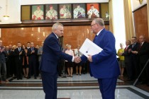 Uroczyste wręczenie nagród za stypendia naukowe i osiągnięcia (Collegium Maximum UMK, 29.09.2017) [fot. Andrzej Romański]