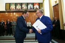 Uroczyste wręczenie nagród za stypendia naukowe i osiągnięcia (Collegium Maximum UMK, 29.09.2017) [fot. Andrzej Romański]