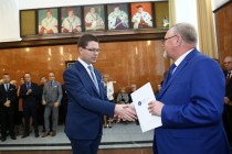 Uroczyste wręczenie nagród za stypendia naukowe i osiągnięcia (Collegium Maximum UMK, 29.09.2017) [fot. Andrzej Romański]