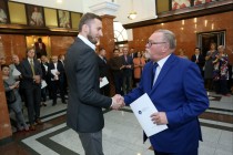 Uroczyste wręczenie nagród za stypendia naukowe i osiągnięcia (Collegium Maximum UMK, 29.09.2017) [fot. Andrzej Romański]