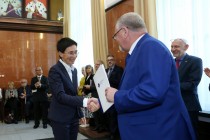 Uroczyste wręczenie nagród za stypendia naukowe i osiągnięcia (Collegium Maximum UMK, 29.09.2017) [fot. Andrzej Romański]