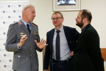 Wykład rektorski z doradcą NATO pułkownikiem Leonhardem Hirschmannem (19.11.2018, Collegium Humanisticum) [fot. Andrzej Romański]