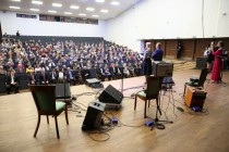 VII Uniwersytecki Koncert Charytatywny dla dr hab. Piotra Skrzypczaka (8.12.2018, Aula UMK) [fot. Andrzej Romański]