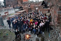 Spotkanie wielkanocne studentów programu Erasmus w ruinach zamku krzyżackiego (12.04.2019) [fot. Andrzej Romański]