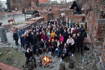 Spotkanie wielkanocne studentów programu Erasmus w ruinach zamku krzyżackiego (12.04.2019) [fot. Andrzej Romański]