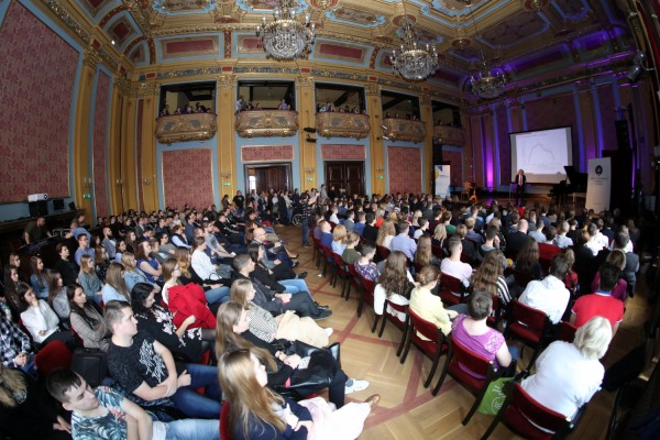 Wykład rektorski, prof. Oded Galor (Centrum Kultury Dwór Artusa, 17.10.2019) [fot. Andrzej Romański]