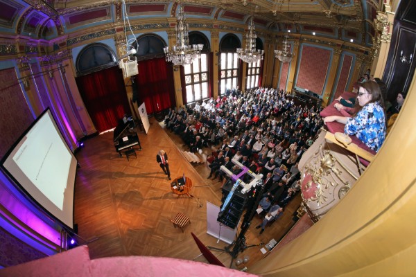 Wykład rektorski, prof. Oded Galor (Centrum Kultury Dwór Artusa, 17.10.2019) [fot. Andrzej Romański]