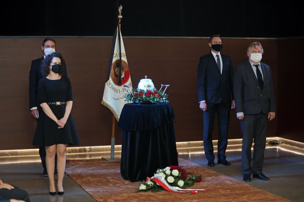 Uroczystości pogrzebowe prof. Mariana Filara (Aula UMK, 5.06.2020) [fot. Andrzej Romański]