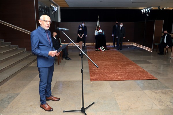 Uroczystości pogrzebowe prof. Mariana Filara (Aula UMK, 5.06.2020) [fot. Andrzej Romański]